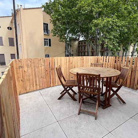 Au Coeur De Ville Avec Terrasse 塞雷 外观 照片