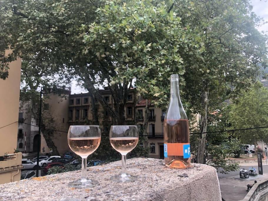 Au Coeur De Ville Avec Terrasse 塞雷 外观 照片